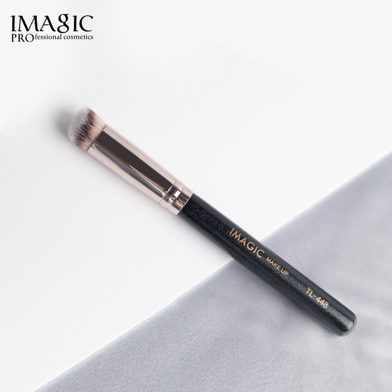 IMAGIC SLANTED CONCEALER BRUSH (448-1)